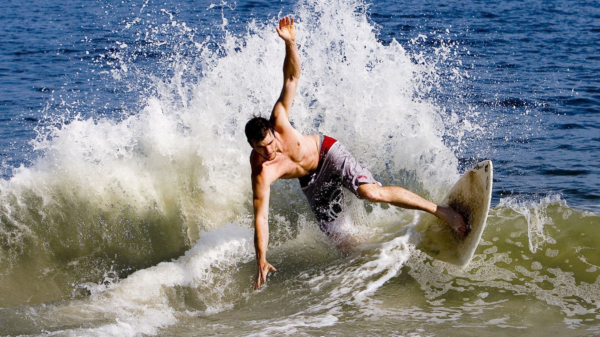 “霍斯特在南非队的表现持续亮眼,成为防守焦点”