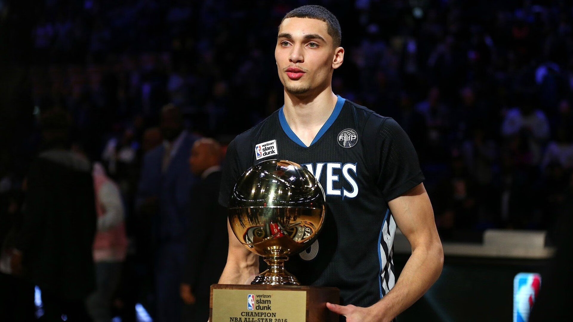 体育明星拍摄公益宣传片引发广泛讨论,体育明星为主题的海报