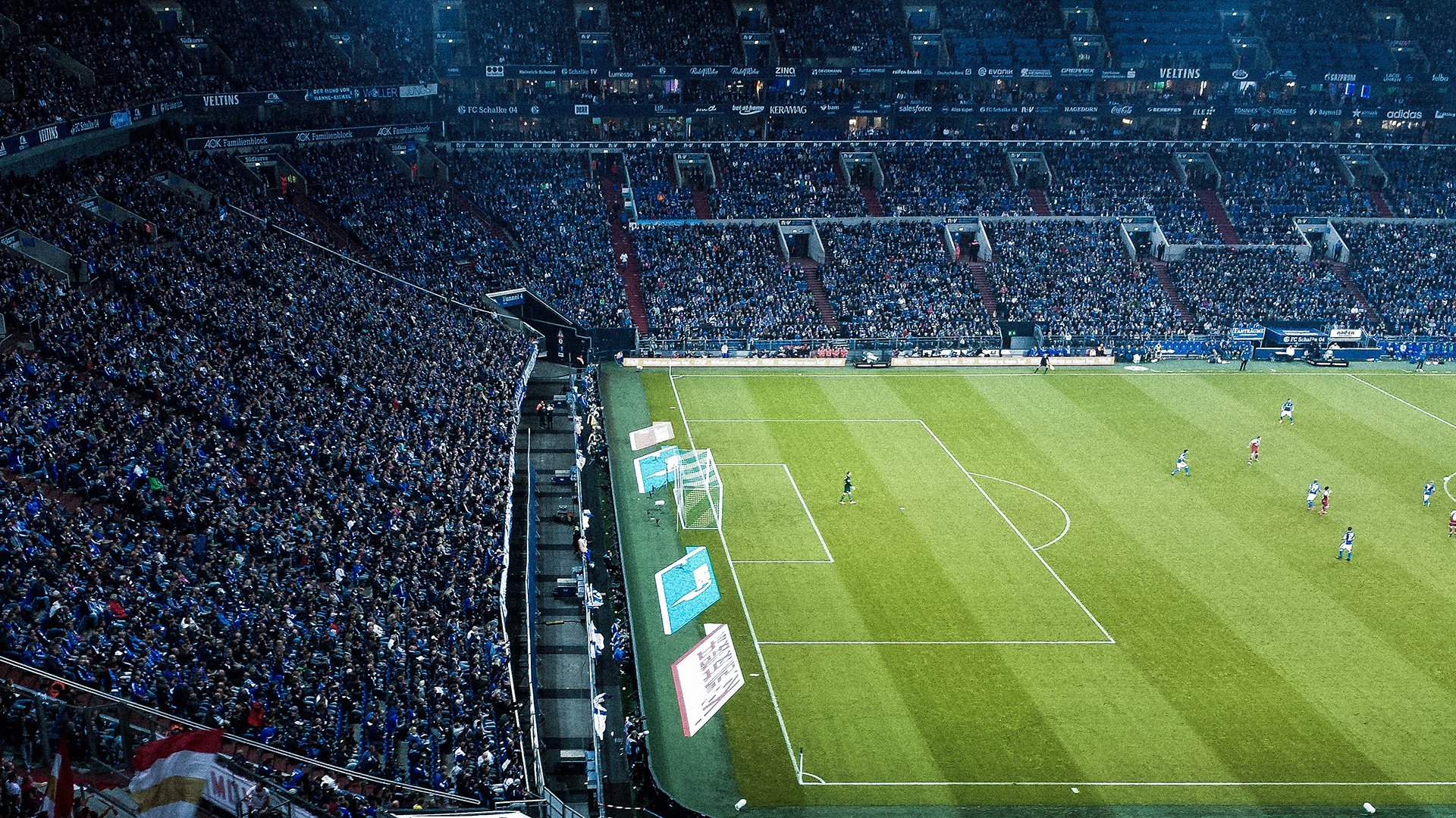 开云体育app-英超场场焦点：逆转、绝杀、精彩瞬间不断出现，英超上演焦点战